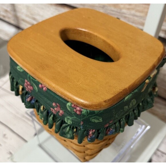 Longaberger 1998 Tissue Basket w/ Liner & Lid - Picture 3 of 9